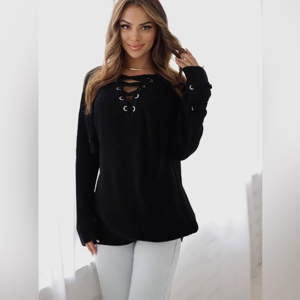 Fashion Lace-Up T-Shirt - Women’s Sexy V-Neck Long Sleeve Top ✨
